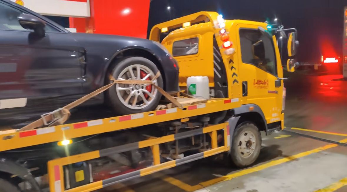海南行车途中遇到突发状况该如何呼叫道路救援？